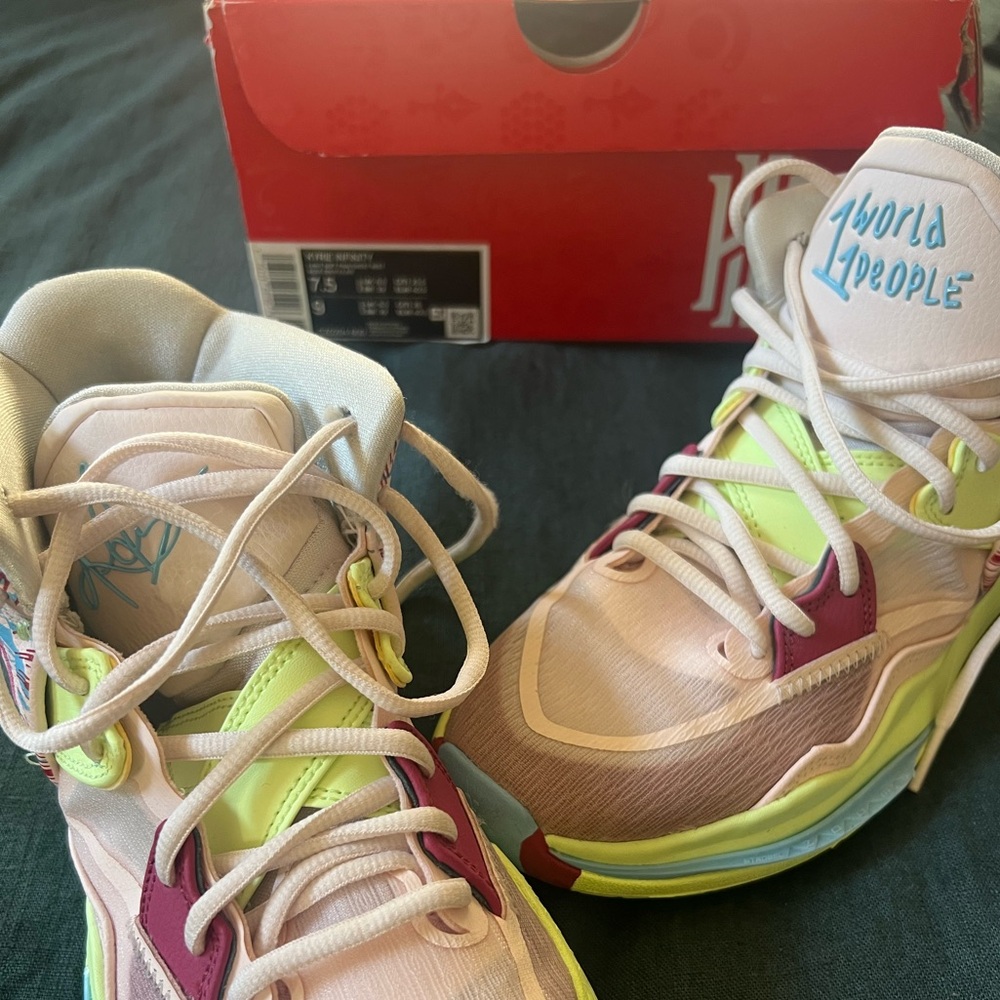 Kyrie Infinity 7.5 Men’s 9 Women’s